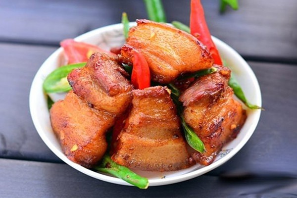 Ba chỉ xào cay giòn thơm bổ dưỡng